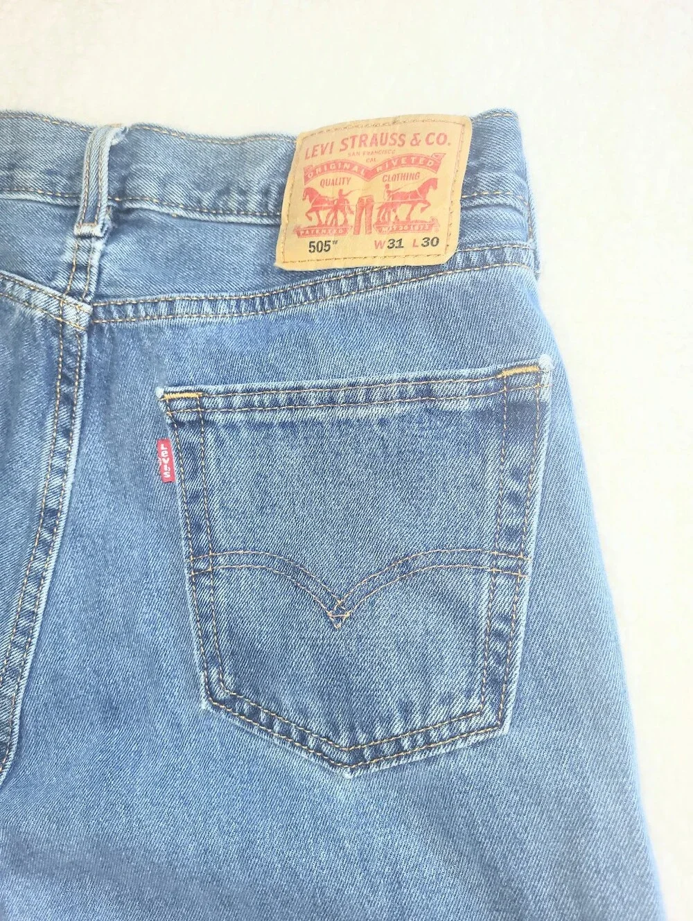 Levis regular fit